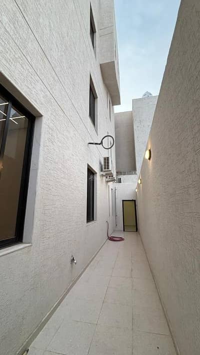 4 Bedroom Flat for Sale in Shuran, Madina - 4-bedroom apartment for sale in Shoran, Medina