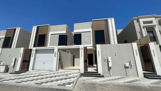 5 Bedroom Villa for Sale in Al Shulah, Dammam - Luxurious villa in Al-Shoula neighborhood for sale