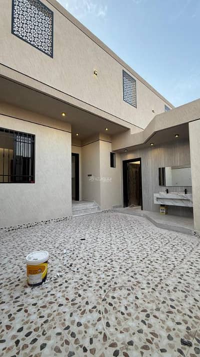 6 Bedroom Floor for Sale in Al Salam, Madina - A 6-bedroom apartment for sale in Al-Salam, Medina