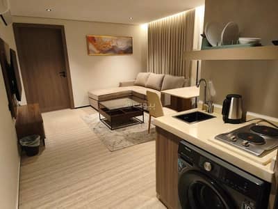 1 Bedroom Apartment for Rent in East Riyadh, Riyadh - A luxurious apartment in Al-Hamra neighborhood on King Abdullah Road