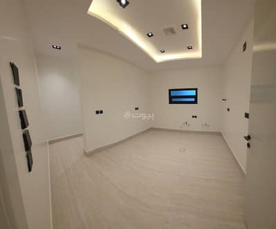 5 Bedroom Floor for Sale in East Riyadh, Riyadh - Housing opportunity in the Ghusun neighborhood