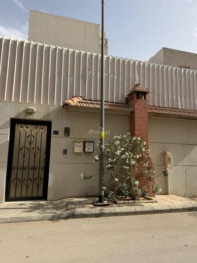 فیلا 4 غرف نوم للبيع في وسط الرياض، الرياض - فله للبيع