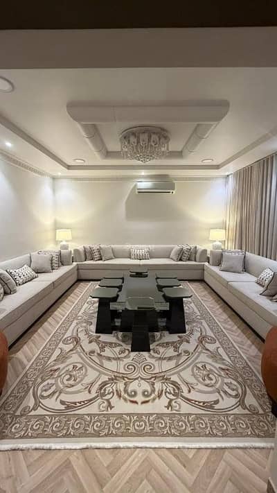 7 Bedroom Villa for Sale in East Riyadh, Riyadh - Villa For Sale in Ishbiliyah