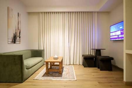 استوديو  للايجار في شمال الرياض، الرياض - شقة غرفة نوم مفروشة | صالة مستقلة | العقيق | ٧,٥٠٠ ريال/شهر | تنظيف أسبوعي مجاني