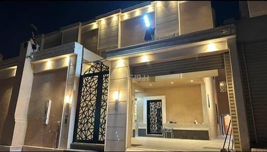 فیلا 8 غرف نوم للبيع في جنوب الرياض، الرياض - فيلا للبيع في العزيزية فله درج صالة بيع قريبة من المترو