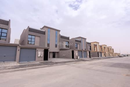 دور 5 غرف نوم للبيع في جنوب الرياض، الرياض - شقة سكنية مكونة من 5 غرف نوم للبيع في عكاظ، الرياض