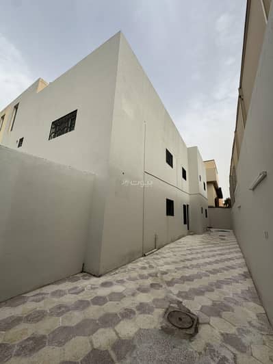 3 Bedroom Floor for Rent in East Riyadh, Riyadh - Apartment for rent, spacious yard, fully renovated