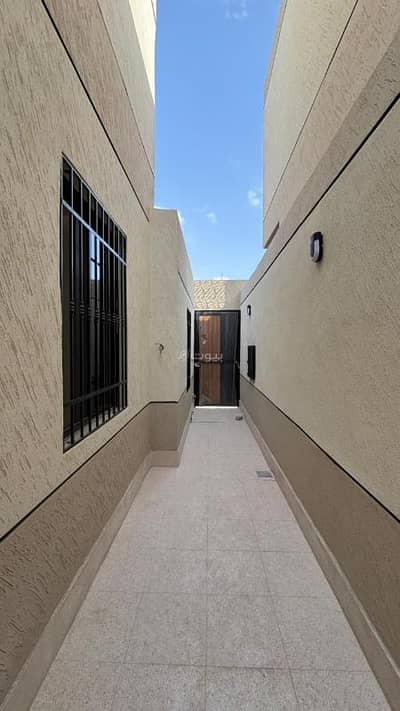 6 Bedroom Floor for Sale in Al Difa, Madina - 6-bedroom villa for sale in Defense, Al-Madina