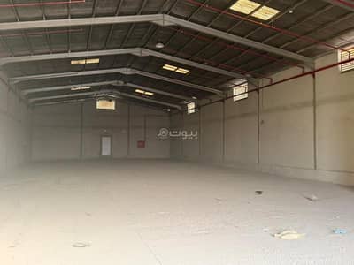 Warehouse for Rent in South Riyadh, Riyadh - High-risk 833-square-meter space warehouse