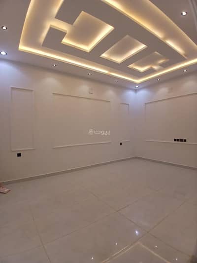 7 Bedroom Villa for Sale in East Riyadh, Riyadh - Villa consisting of 7 bedrooms for sale in al-Janadriyah