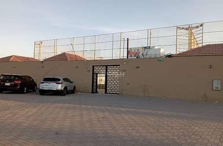 ارض تجارية  للبيع في شرق الرياض، الرياض - أرض للبيع في شارع الشرف, حي النظيم, مدينة الرياض, منطقة الرياض