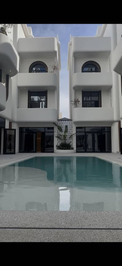 6 Bedroom Flat for Sale in North Jeddah, Jeddah - 6-bedroom apartment for sale in Al-Rawda