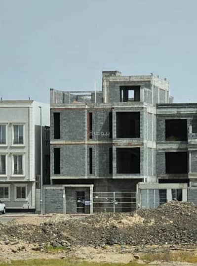 11 Bedroom Villa for Sale in Mudhainib, Madina - Three-story skeleton villa for sale in Al-Qasr neighborhood