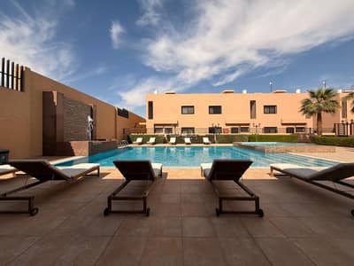 فیلا 3 غرف نوم للايجار في شمال الرياض، الرياض - ساتل في كرييتف كمباوند - فيلا بـ3 غرف نوم