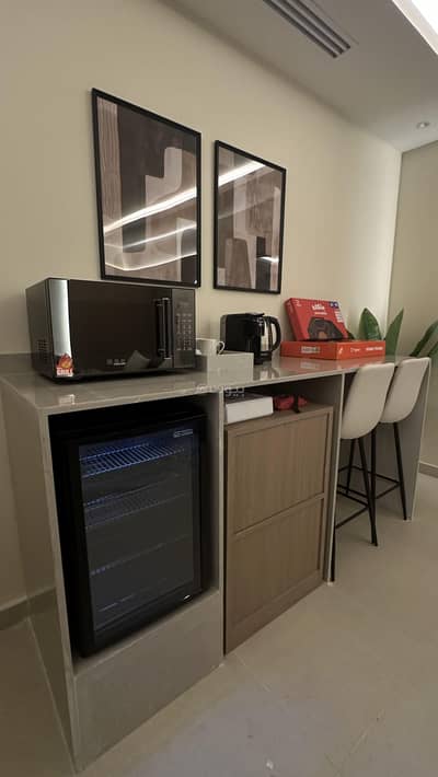 1 Bedroom Flat for Rent in Al Hamra, Al Khobar - Apartment in Al Hamra 1 bedroom 400 SAR - 87933351