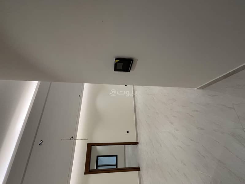 Apartment 4 rooms, area 150 m, driver’s room Apartment 4 rooms, area 150 m, driver’s room
