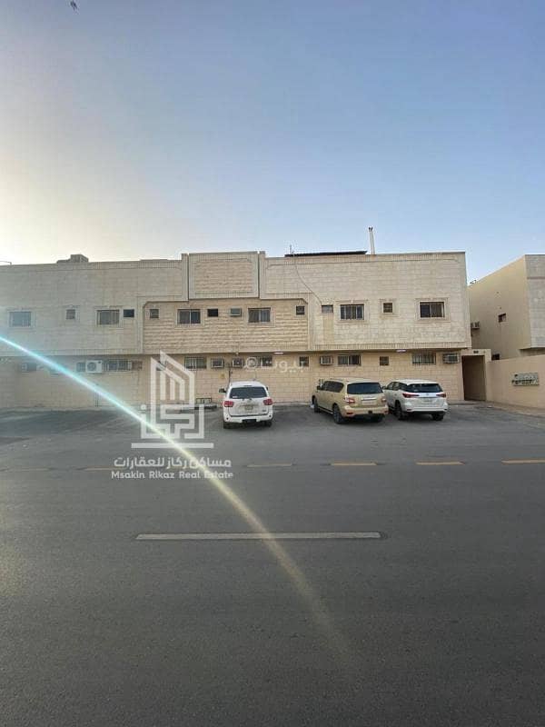 Luxurious upper-apartment with a renovated roof for rent Luxurious upper-apartment with a renovated roof for rent