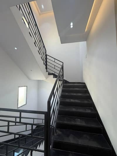 3 Bedroom Flat for Sale in East Riyadh, Riyadh - 3-bedroom apartment for sale in Najoom (Al-Nuzum)