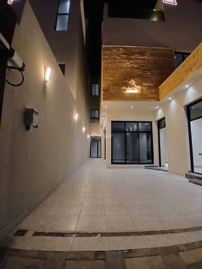 4 Bedroom Floor for Sale in East Riyadh, Riyadh - A residential apartment consisting of 4 bedrooms for sale in Seville