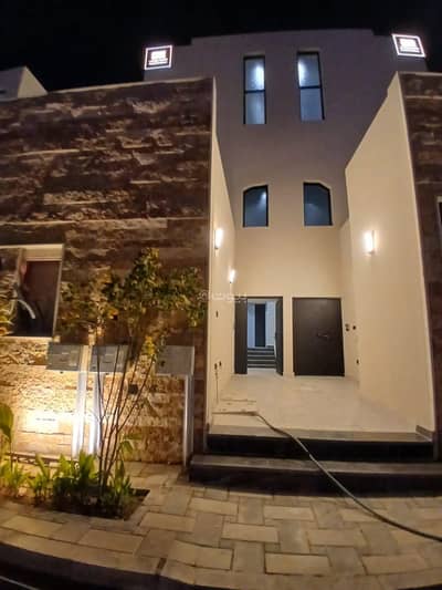 3 Bedroom Floor for Sale in East Riyadh, Riyadh - 3 bedrooms, ground-floor residential unit for sale in Seville