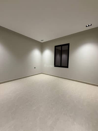 5 Bedroom Floor for Sale in East Riyadh, Riyadh - 5 bedrooms for sale in Al Ramla