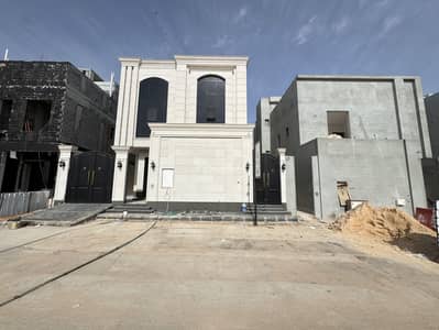 فیلا 5 غرف نوم للبيع في شرق الرياض، الرياض - للبيع فيلا مفصوله درج داخلي وشقه موقع مميز حي النهضه شرق الرياض طريق خريص