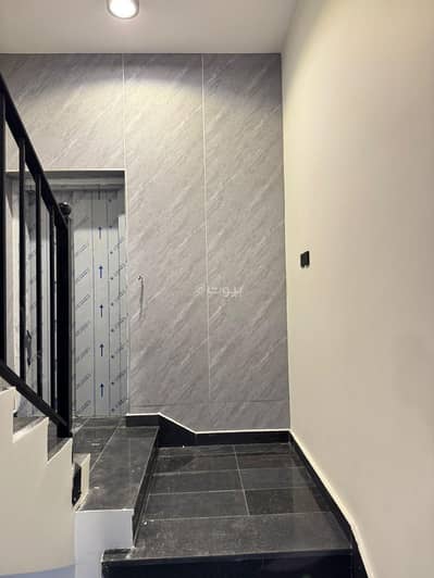 3 Bedroom Floor for Sale in East Riyadh, Riyadh - For sale, first floor in Al-Nahda neighborhood, East Riyadh. Prime location near all services and main roads.