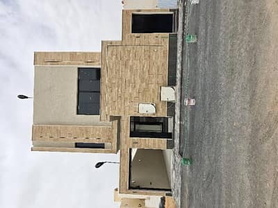 4 Bedroom Villa for Sale in East Riyadh, Riyadh - For sale: a villa with an internal staircase and a apartment, area 300 m², in a prime location on two parallel streets 4 Bedroom Villa for Sale in East Riyadh, Riyadh - For sale: a villa with an internal staircase and a apartment, area 300 m², in a prime location on two parallel streets