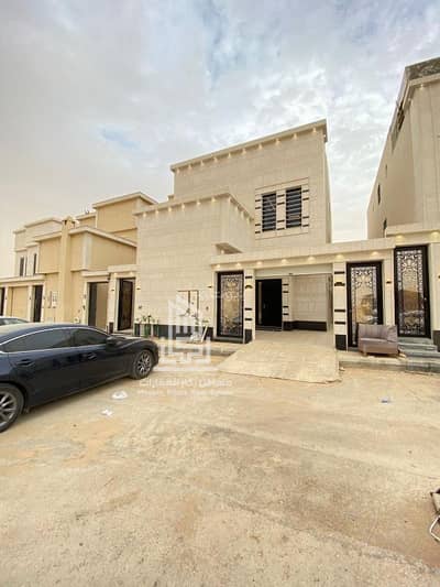 5 Bedroom Floor for Sale in South Riyadh, Riyadh - Penthouse for sale with modern design and spacious areas, Al-Beria district in Riyadh