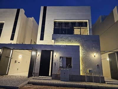 فیلا 4 غرف نوم للبيع في شرق الرياض، الرياض - فيلا درج داخلي مع شقتين بحي المعيزيلة