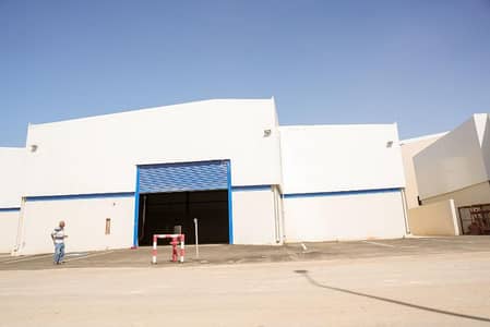 Warehouse for Sale in East Riyadh, Riyadh - S1 Warehouse for Sale in Al-Nadhim – Strategic Location with Refrigeration Option