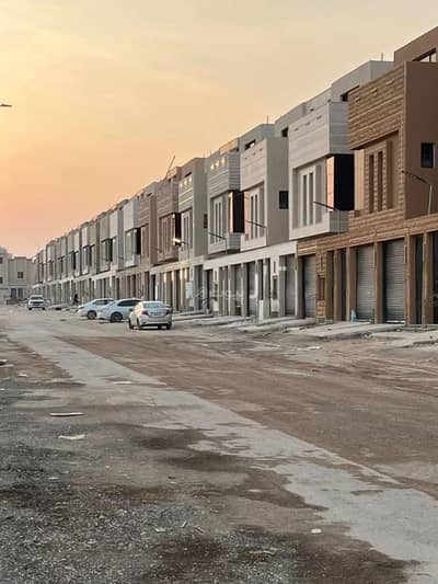 5 Bedroom Floor for Sale in West Riyadh, Riyadh - Floor for sale in Tuwaiq, west Riyadh