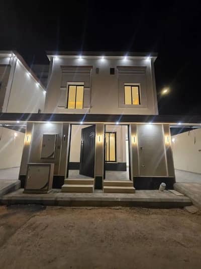8 Bedroom Floor for Sale in South Riyadh, Riyadh - Floor for sale in Uhud, South Riyadh