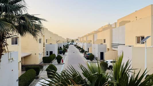 فیلا 4 غرف نوم للبيع في غرب الرياض، الرياض - صفقة لفترة محدودة - فيلا من 4 غرف نوم للبيع في مجمع مسور في الرياض بسعر مخفض! فیلا 4 غرف نوم للبيع في غرب الرياض، الرياض - صفقة لفترة محدودة - فيلا من 4 غرف نوم للبيع في مجمع مسور في الرياض بسعر مخفض!