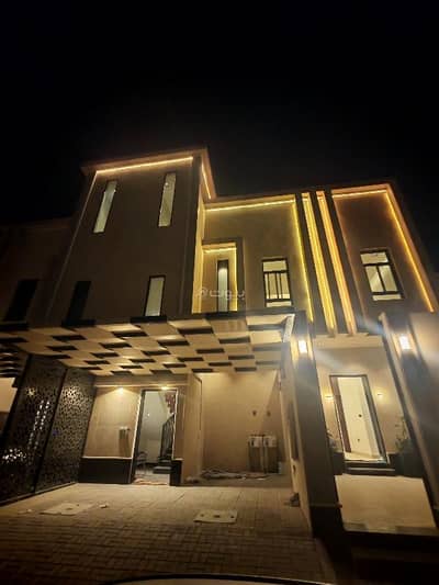 3 Bedroom Floor for Sale in East Riyadh, Riyadh - First floor, Al Mounsiyah district, East Riyadh, an excellent location near all services and main roads