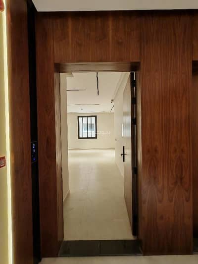 3 Bedroom Apartment for Sale in East Riyadh, Riyadh - An apartment in a residential building in the Al-Yarmuk neighborhood, eastern Riyadh, with an excellent location near all services and major roads.