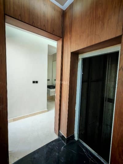 2 Bedroom Flat for Sale in East Riyadh, Riyadh - Apartment with a rooftop, Al-Rimal neighborhood, NALAL? excellent location near all services and main roads