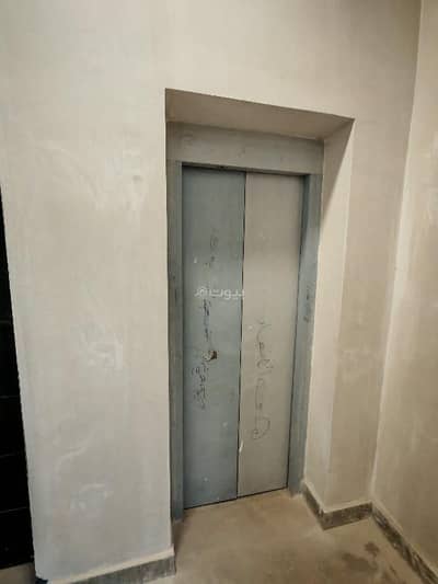 3 Bedroom Floor for Sale in East Riyadh, Riyadh - Ground floor, Hay Al-Mu'ayzilah, East Riyadh, excellent location close to all services and main roads