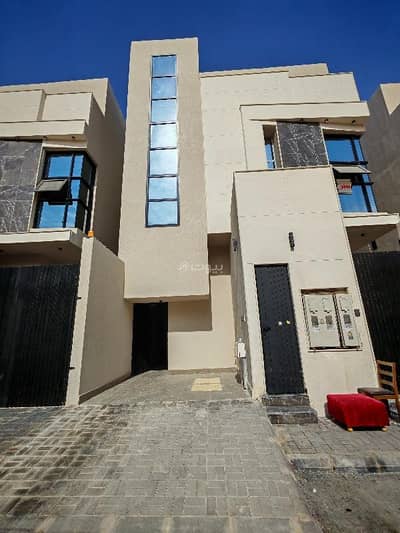 3 Bedroom Floor for Sale in East Riyadh, Riyadh - For sale, first-floor modern design in the Al-Qurtuba neighborhood east of Riyadh. Excellent location near all services and main roads.