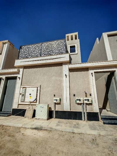 3 Bedroom Floor for Sale in East Riyadh, Riyadh - Floor for sale in Al Janadriyah, south Riyadh