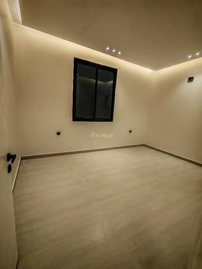 4 Bedroom Floor for Sale in East Riyadh, Riyadh - For sale: an upper townhouse in Al-Janadariyah neighborhood, Awal Al-Bawaba Al-Sharq, east of Riyadh. Excellent location near all services and main ro