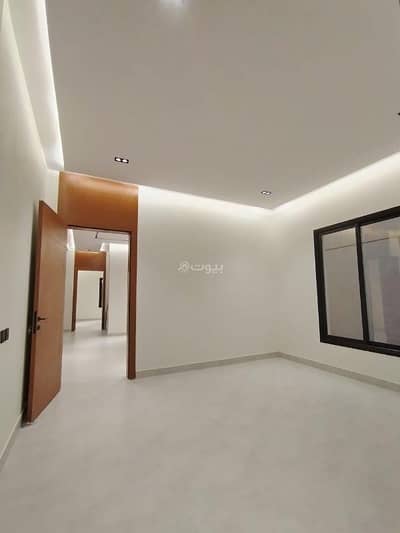 3 Bedroom Floor for Sale in East Riyadh, Riyadh - A distinctive first floor in the Tanal Al-Rimal neighborhood, very close to the airport. 3 Bedroom Floor for Sale in East Riyadh, Riyadh - A distinctive first floor in the Tanal Al-Rimal neighborhood, very close to the airport.