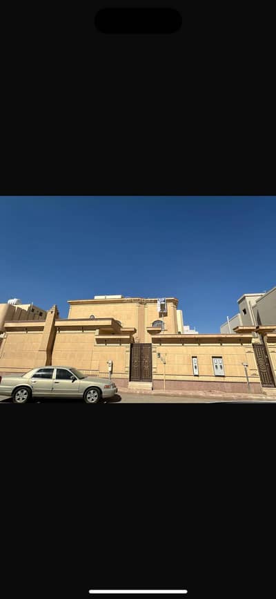 فیلا 10 غرف نوم للبيع في شرق الرياض، الرياض - فيلا سكنية للبيع