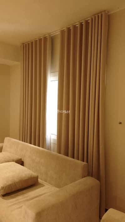1 Bedroom Flat for Rent in North Jeddah, Jeddah - Stylish one-bedroom apartment with two bathrooms, suitable for individuals and small families. 1
