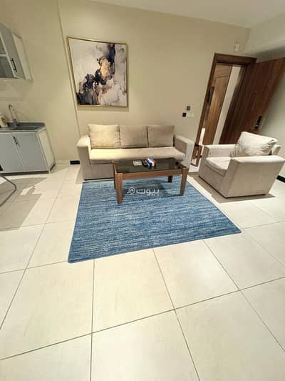 1 Bedroom Flat for Rent in North Jeddah, Jeddah - Stylish one-bedroom apartment with two bathrooms, suitable for individuals and small families. 2