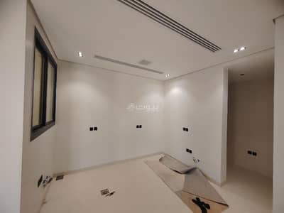 3 Bedroom Floor for Sale in East Riyadh, Riyadh - Attic in the Yarmouk neighborhood, close to all services
