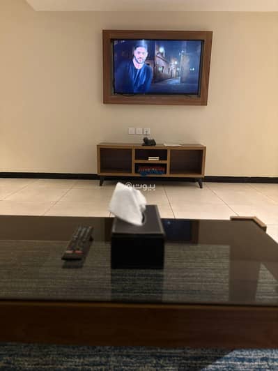 1 Bedroom Apartment for Rent in North Jeddah, Jeddah - Stylish one-bedroom apartment with two bathrooms, suitable for individuals and small families. 3