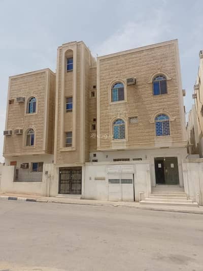Office for Rent in Al Aqrabiyah, Al Khobar - Office for rent in Al-Aqrabiya, 4 rooms, a hall, and a kitchen, two bathrooms