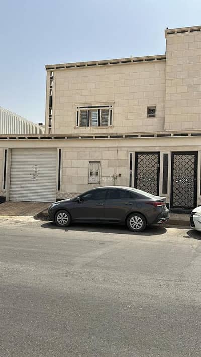 فیلا 6 غرف نوم للايجار في جنوب الرياض، الرياض - فيلا للإيجار في العزيزية، الرياض فله درج صالة ايجار قريبة من المترو