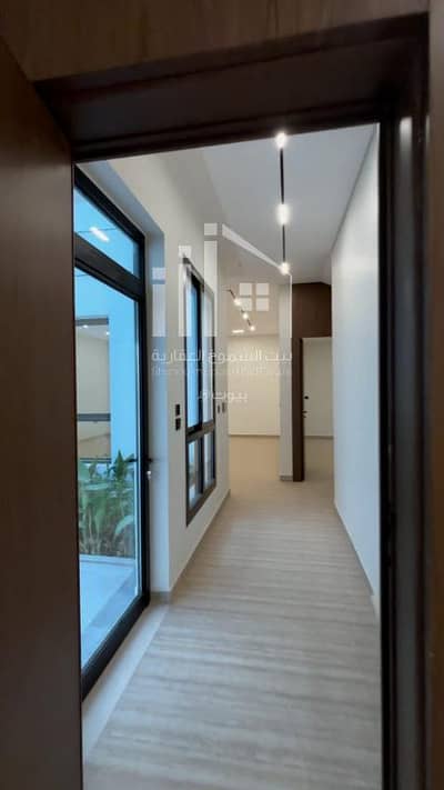 7 Bedroom Villa for Sale in Mudhainib, Madina - 7-bedroom villa for sale in Madinib, Medina